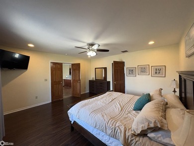 Enjoy the best of lake living with this inviting lakeside ranch - photo 23