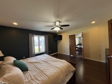 Enjoy the best of lake living with this inviting lakeside ranch - photo 24