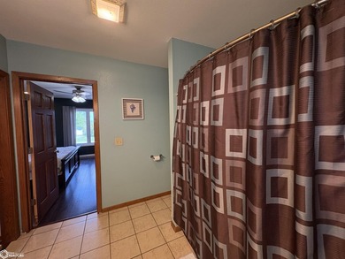 Enjoy the best of lake living with this inviting lakeside ranch - photo 27