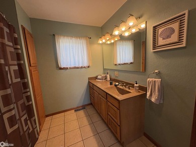Enjoy the best of lake living with this inviting lakeside ranch - photo 29