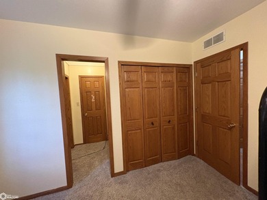 Enjoy the best of lake living with this inviting lakeside ranch - photo 36