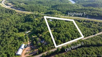 Lake of the Ozarks Acreage For Sale in Camdenton Missouri