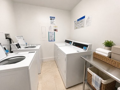Beautifully Updated 1 Bed / 1.5 Bath Apartment in Aventura - photo 13