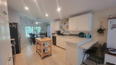 Welcome to your perfect coastal retreat! This beautifully - photo 8