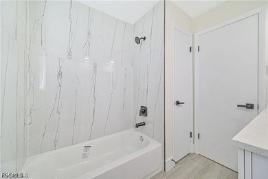 Discover the opportunity to own a completely remodeled 3-bedroom - photo 21