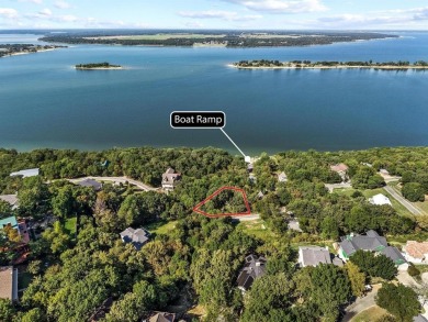 Lake Lot For Sale in Pottsboro, Texas