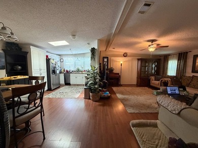 Great home, close to the main Clubhouse in Hacienda Del Rio, a - photo 3