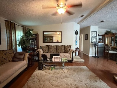 Great home, close to the main Clubhouse in Hacienda Del Rio, a - photo 5