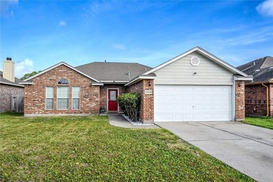 Welcome home to this charming 3 bedroom, 2 bath residence - photo 1