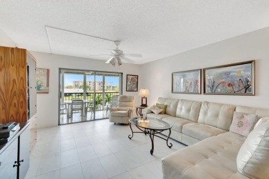Lake Condo For Sale in Delray Beach, Florida
