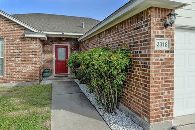 Welcome home to this charming 3 bedroom, 2 bath residence - photo 4