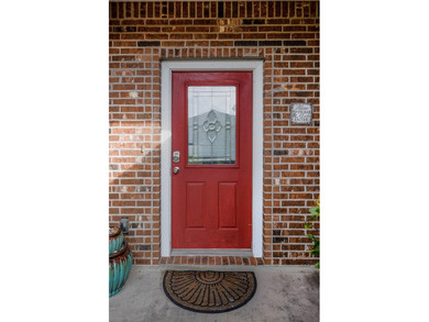 Welcome home to this charming 3 bedroom, 2 bath residence - photo 5