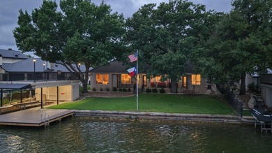Nestled in the heart of Horseshoe Bay, this beautifully - photo 8