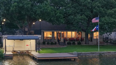 Nestled in the heart of Horseshoe Bay, this beautifully - photo 9