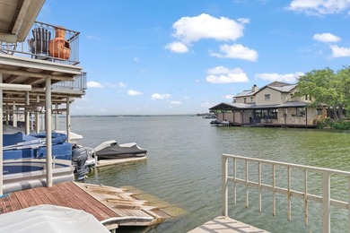 Enjoy the best of Lake LBJ living in this spacious 3-bedroom, 3 - photo 1