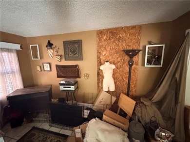 2-bedroom, 2-bath home with a bonus room offering 1,812 square - photo 4