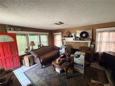 2-bedroom, 2-bath home with a bonus room offering 1,812 square - photo 5
