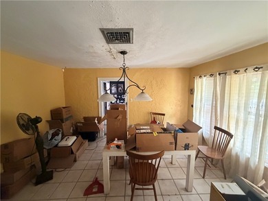 2-bedroom, 2-bath home with a bonus room offering 1,812 square - photo 6