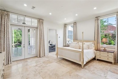 This custom estate perfectly balances the mid-2000s large-scale - photo 18