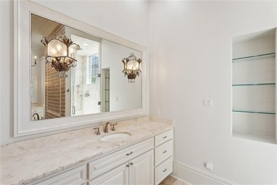 This custom estate perfectly balances the mid-2000s large-scale - photo 22