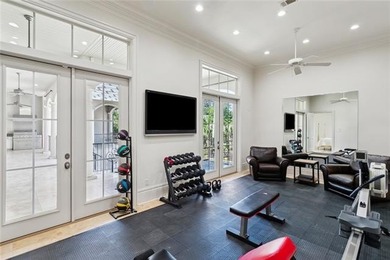 This custom estate perfectly balances the mid-2000s large-scale - photo 24