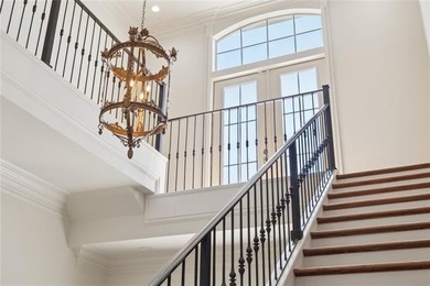 This custom estate perfectly balances the mid-2000s large-scale - photo 25