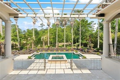 This custom estate perfectly balances the mid-2000s large-scale - photo 42