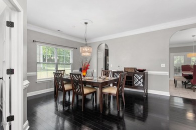 This beautifully maintained 5-bedroom, 3-full bathroom home - photo 5