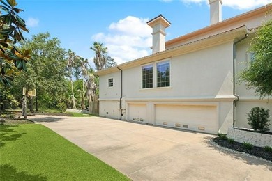 This custom estate perfectly balances the mid-2000s large-scale - photo 51