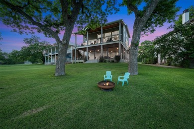 Welcome to an exceptional waterfront retreat on the peaceful - photo 3