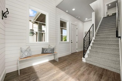 Welcome to an exceptional waterfront retreat on the peaceful - photo 5