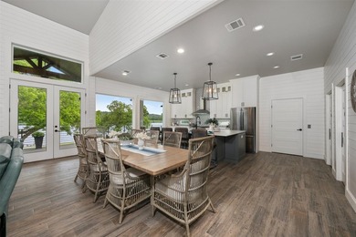 Welcome to an exceptional waterfront retreat on the peaceful - photo 9