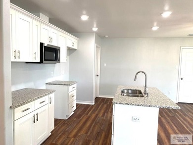 Great Value New Build Custom Beautiful Home, this 3 bed 2 bath - photo 8