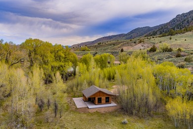 The Big Laramie Hideaway offers a rare combination of direct - photo 7