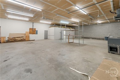 Flex space with multiple offices, break room, 2 restrooms and - photo 21
