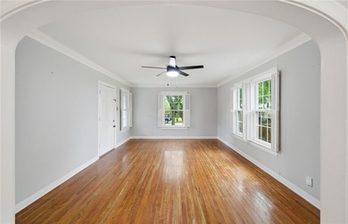 Ideally situated in the heart of Del Mar, this cozy and historic - photo 2