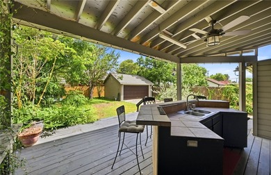 Ideally situated in the heart of Del Mar, this cozy and historic - photo 10