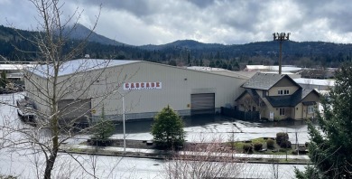 Rogue River Commercial Sale Pending in Grants Pass Oregon