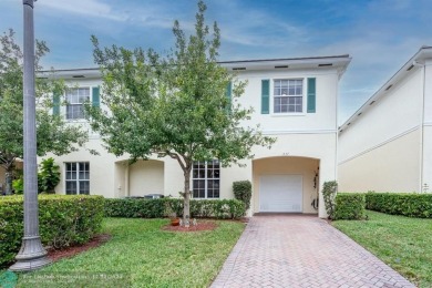 Lake Townhome/Townhouse For Sale in Pompano Beach, Florida