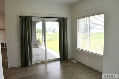 Don't miss out on this beautiful, nearly new, recently vacated - photo 12