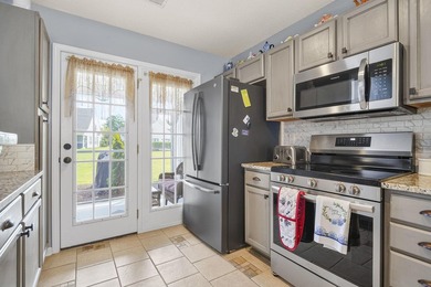 Welcome to this beautifully maintained 3-bedroom, 2.5-bath - photo 13