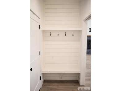 Don't miss out on this beautiful, nearly new, recently vacated - photo 14