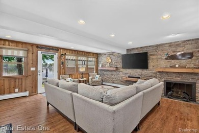Welcome to your private waterfront retreat on beautiful Lake - photo 15