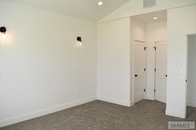 Don't miss out on this beautiful, nearly new, recently vacated - photo 17