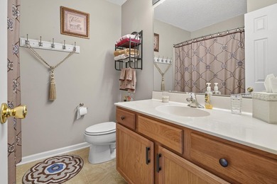 Welcome to this beautifully maintained 3-bedroom, 2.5-bath - photo 19