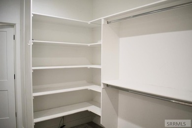 Don't miss out on this beautiful, nearly new, recently vacated - photo 19