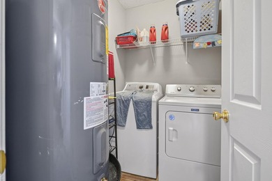 Welcome to this beautifully maintained 3-bedroom, 2.5-bath - photo 21