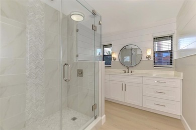 One or more photo(s) has been virtually staged.  Stunning - photo 29