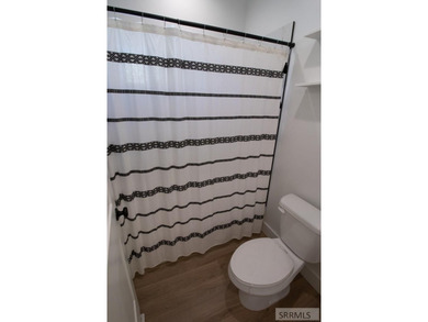 Don't miss out on this beautiful, nearly new, recently vacated - photo 29