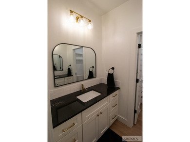Don't miss out on this beautiful, nearly new, recently vacated - photo 30